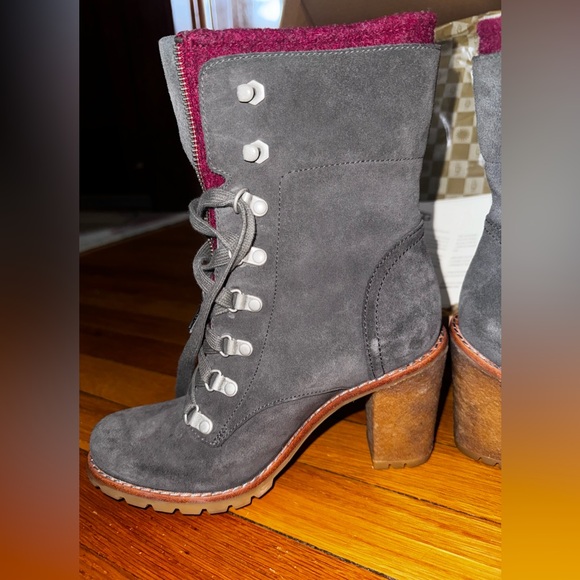 ⭐️UGG Heeled Boots w/fabric, size 7⭐️ - Picture 8 of 17